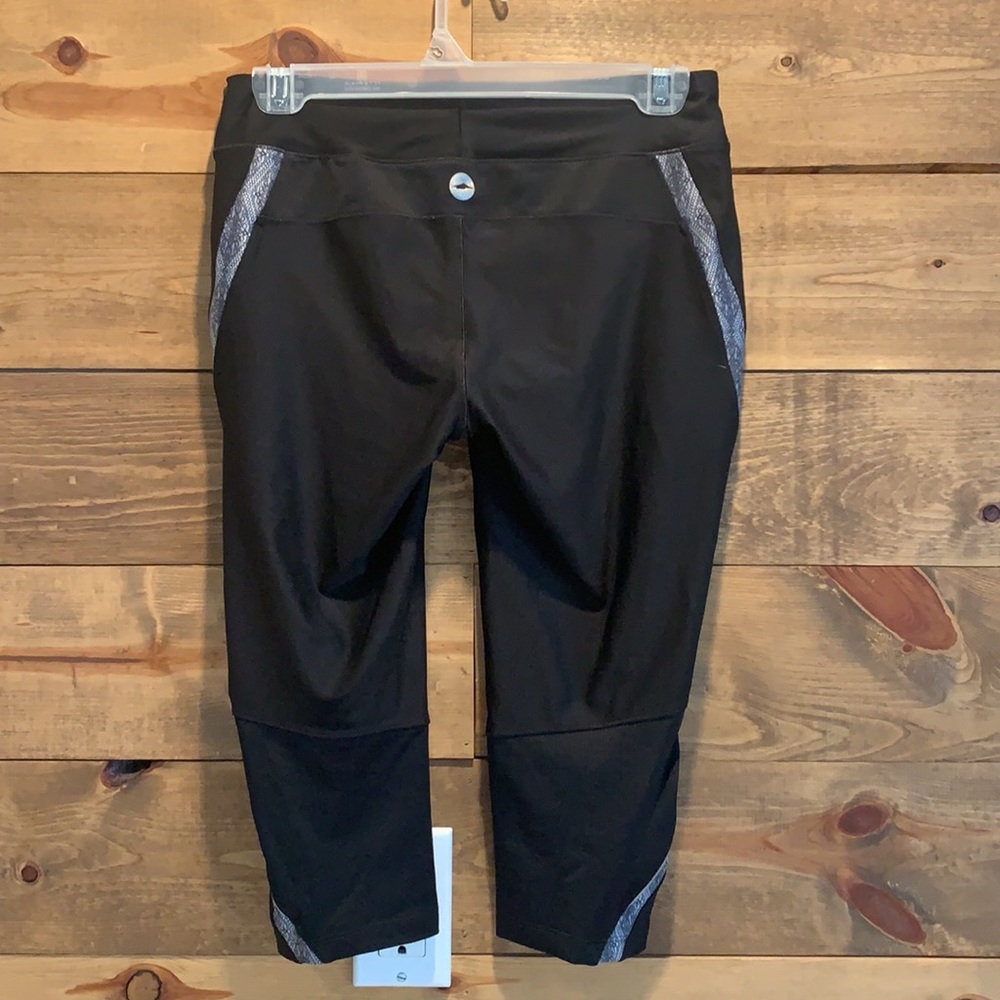 Women’s workout bottoms - Picture 9 of 16